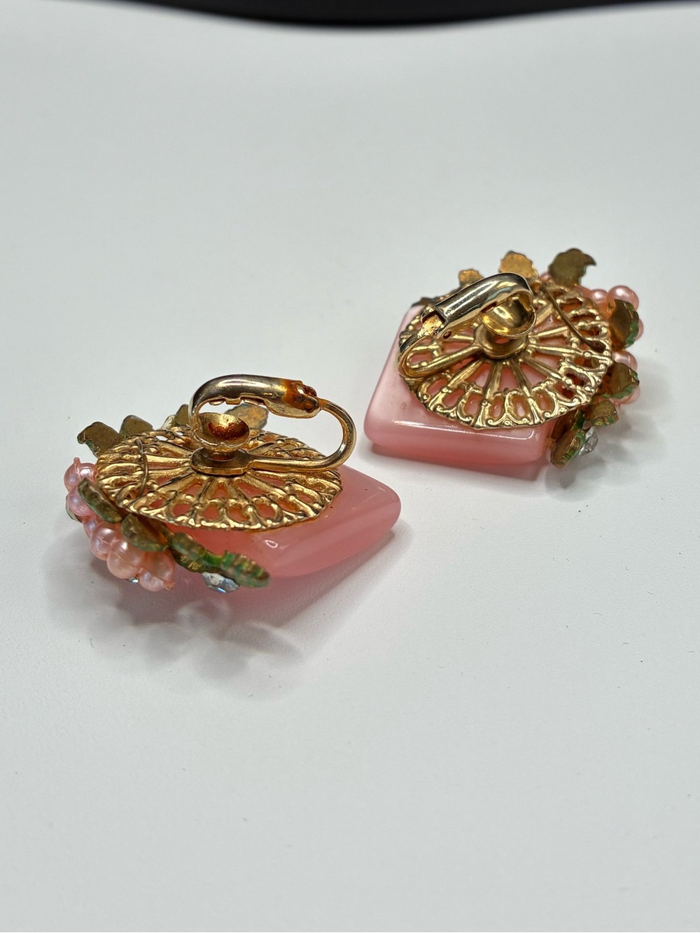 Vintage Resin Pink Floral Cluster Clip-On Earrings - Picture 8 of 15